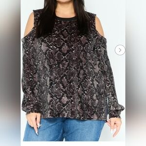 New ⚠️ Michael Kors blouse with cut-out sleeves Snake Print